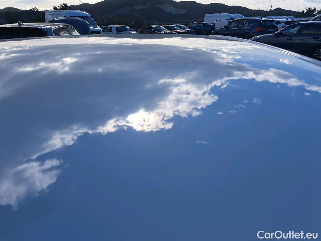 Volkswagen  Golf  VOLKSWAGEN / 2020 / 5P / berlina con portón 1.0 TSI 81kW (110CV) #4