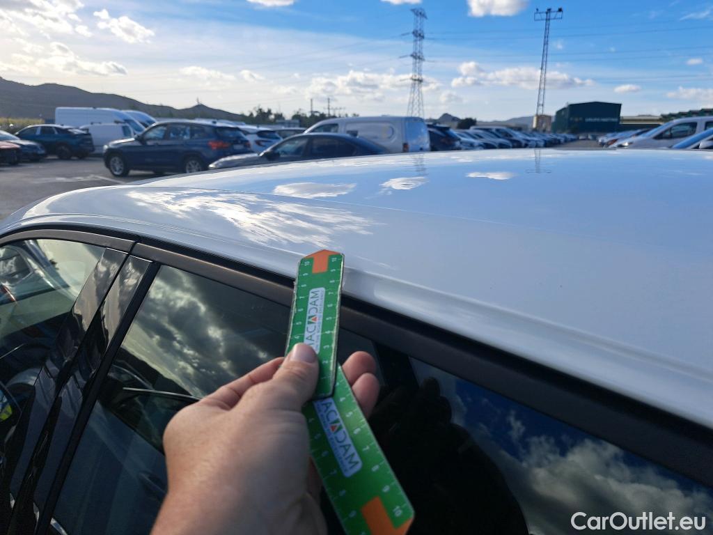 Volkswagen  Golf  VOLKSWAGEN / 2020 / 5P / berlina con portón 1.0 TSI 81kW (110CV) #19