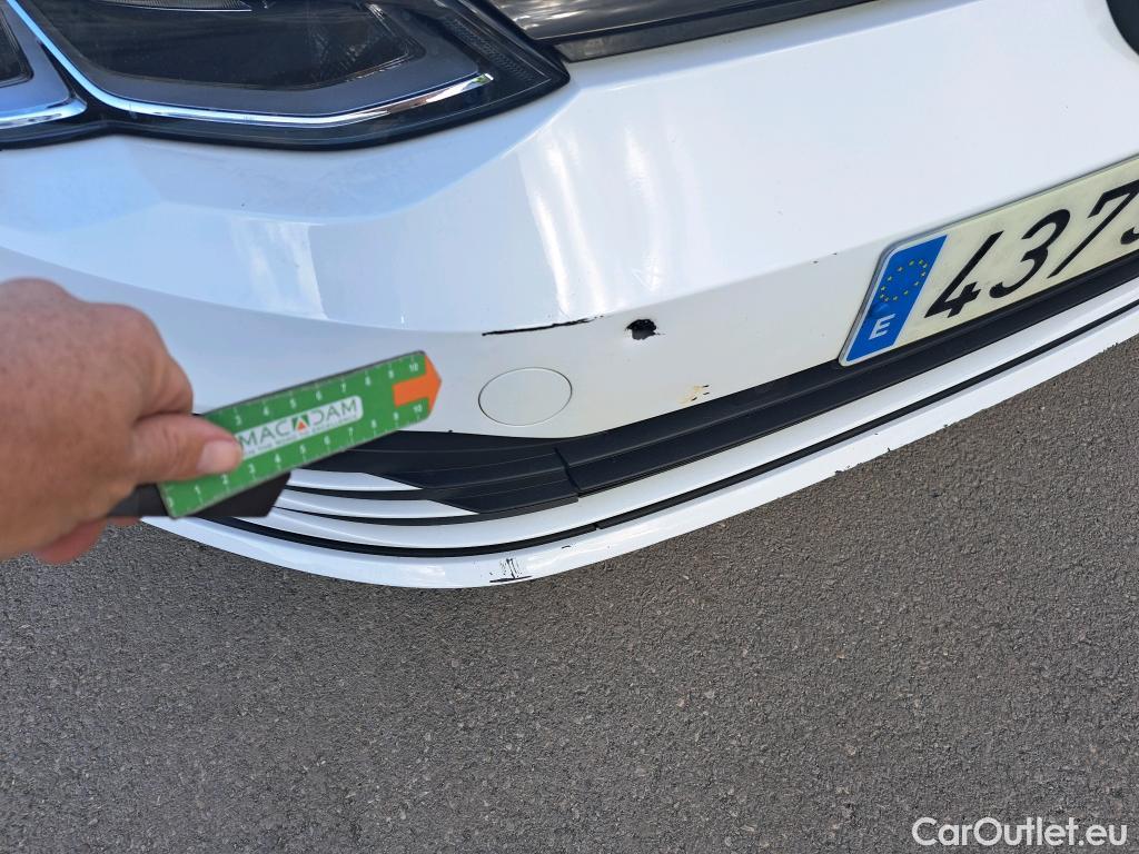 Volkswagen  Golf  VOLKSWAGEN / 2020 / 5P / berlina con portón 1.0 TSI 81kW (110CV) #26