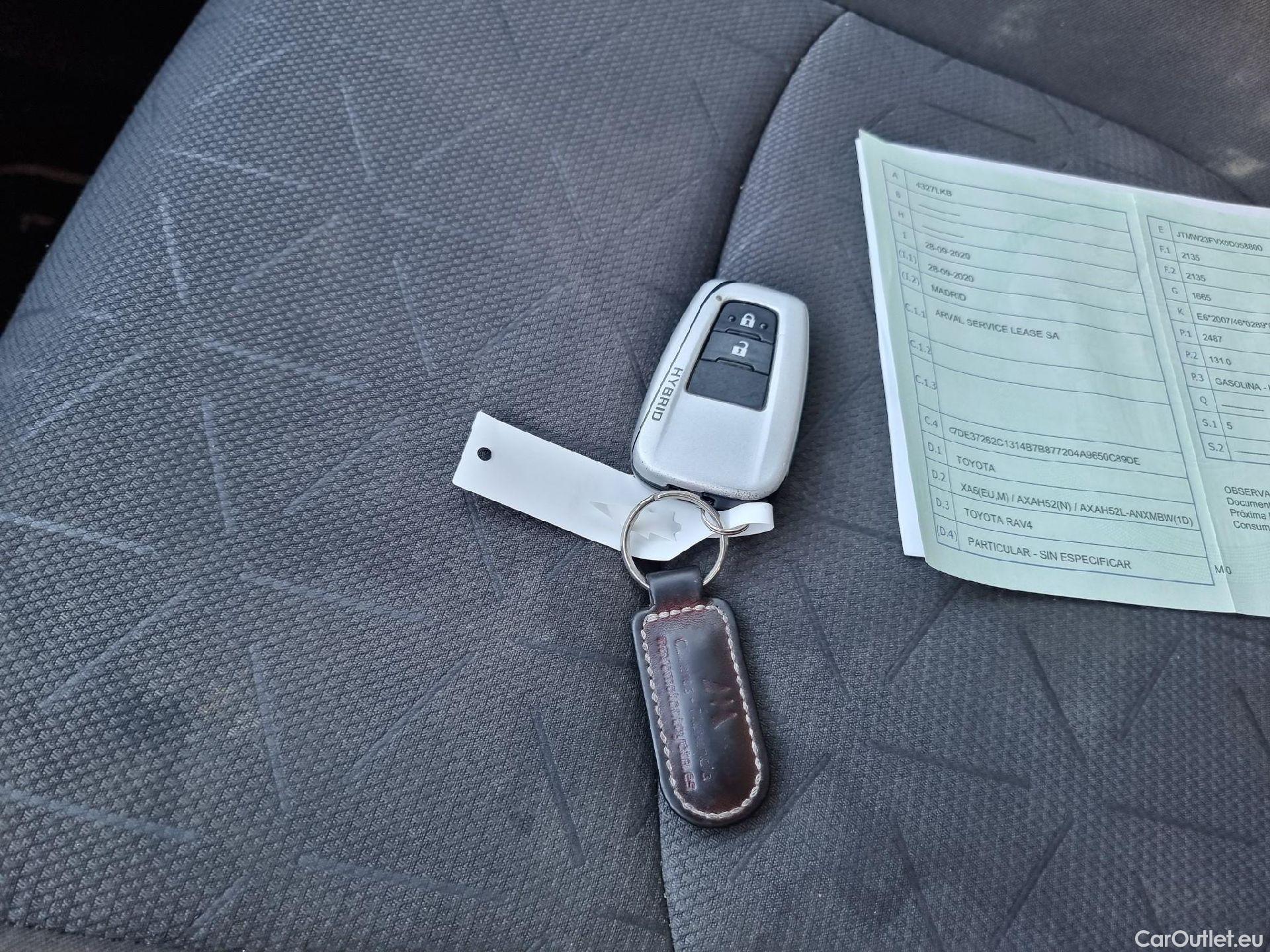 Toyota  RAV4 TOYOTA  / 2018 / 5P / todoterreno 2.5l 220H Advance #1