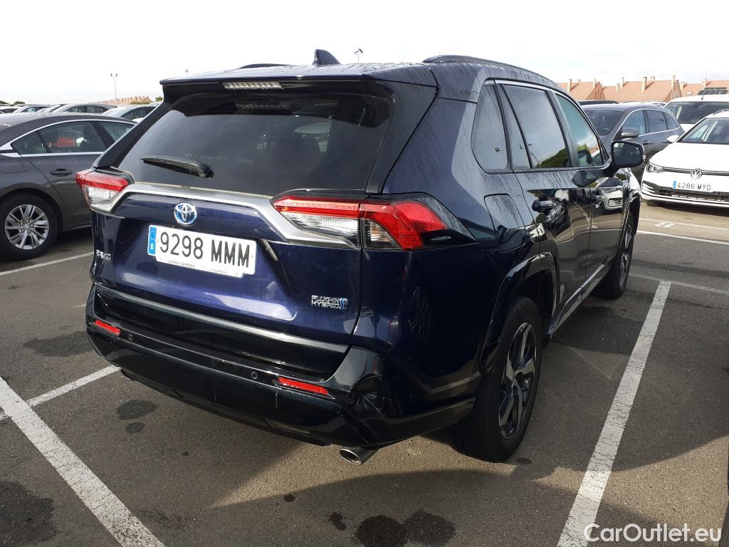 Toyota  RAV4 TOYOTA  / 2018 / 5P / todoterreno 2.5l PLUG-IN 300PH (e-CVT) Advance #2