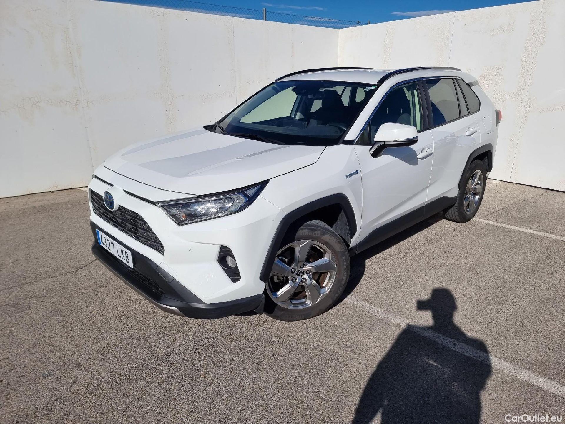 Toyota  RAV4 TOYOTA  / 2018 / 5P / todoterreno 2.5l 220H Advance #1
