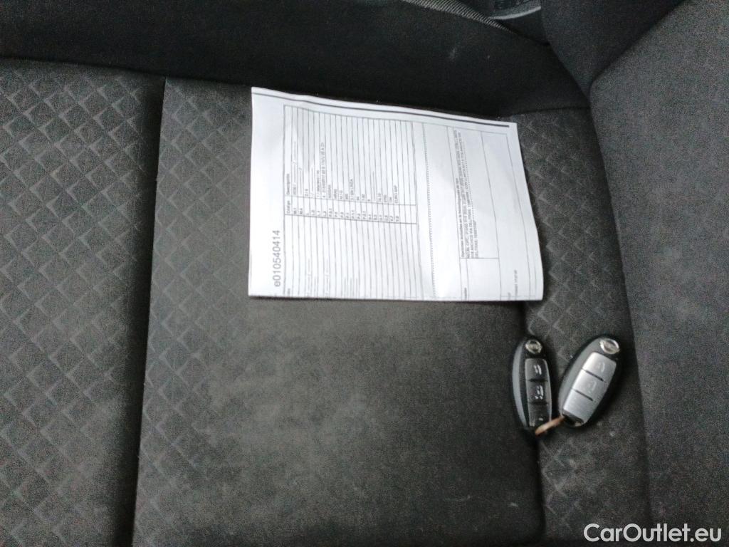 Nissan  Juke NISSAN  / 2019 / 5P / crossover DIG-T 84 kW (114 CV) 6M/T N-Connecta #19