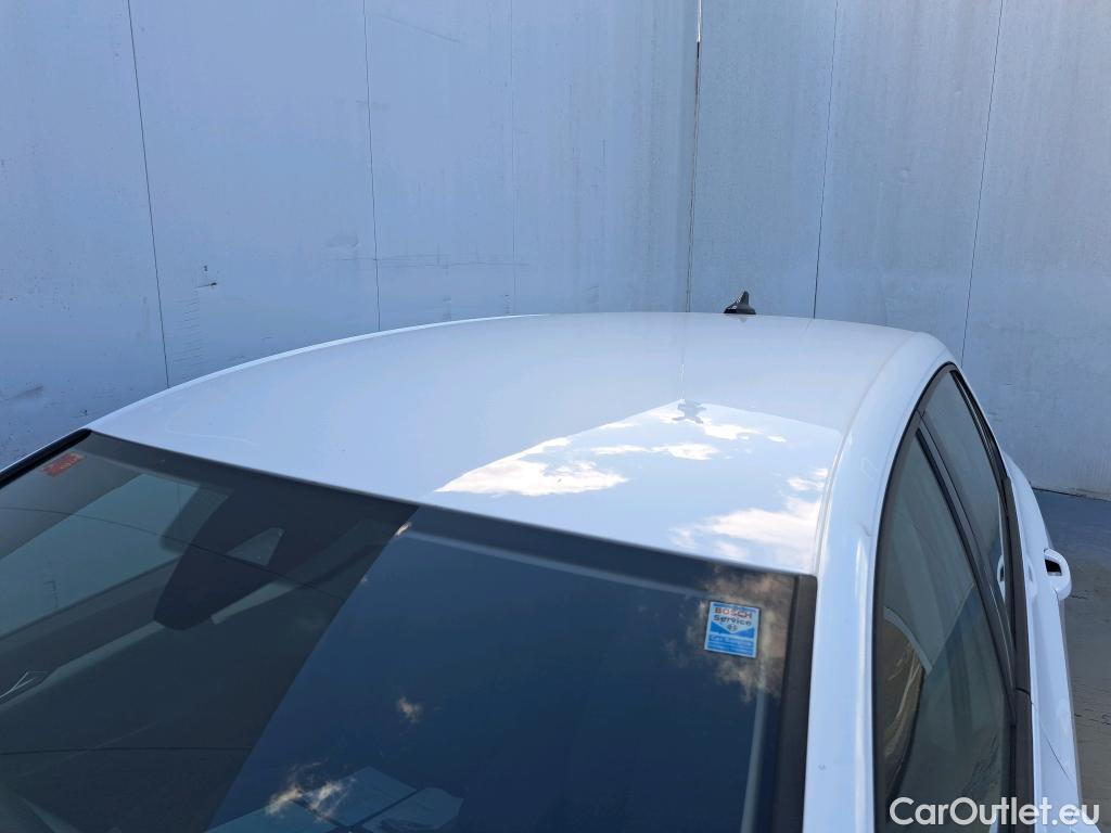 Volkswagen  Golf  VOLKSWAGEN / 2020 / 5P / berlina con portón 1.0 TSI 81kW (110CV) #14