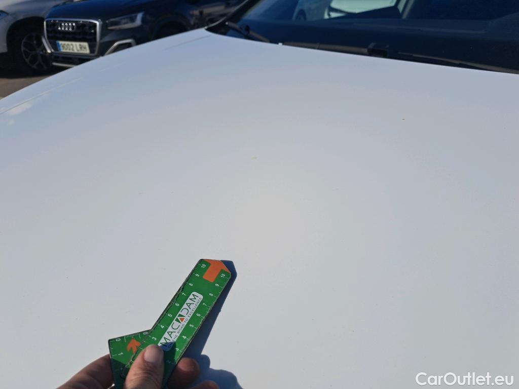 Volkswagen  Golf  VOLKSWAGEN / 2020 / 5P / berlina con portón 1.0 TSI 81kW (110CV) #6