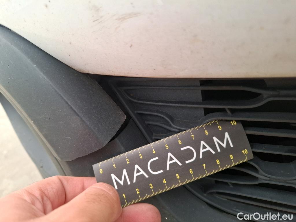  Citroen  C3  Société Feel Nav 1.2 PureTech 80CV BVM5 E6d #12