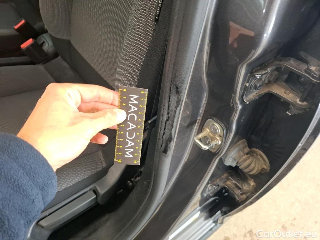 Citroen  C3 CITROEN  / 2016 / 5P / Berline PureTech 110 S&S BVM6 Feel #4