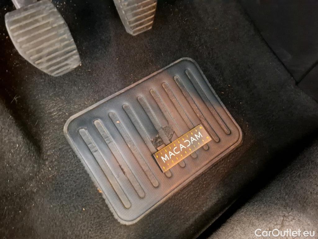 Citroen  C3 CITROEN  / 2016 / 5P / Berline PureTech 110 S&S BVM6 Feel #8