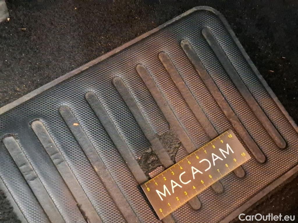 Citroen  C3 CITROEN  / 2016 / 5P / Berline PureTech 110 S&S BVM6 Feel #9