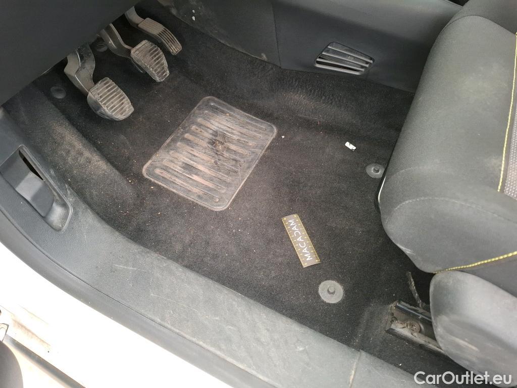  Citroen  C3  Société Feel Nav 1.2 PureTech 80CV BVM5 E6d #44