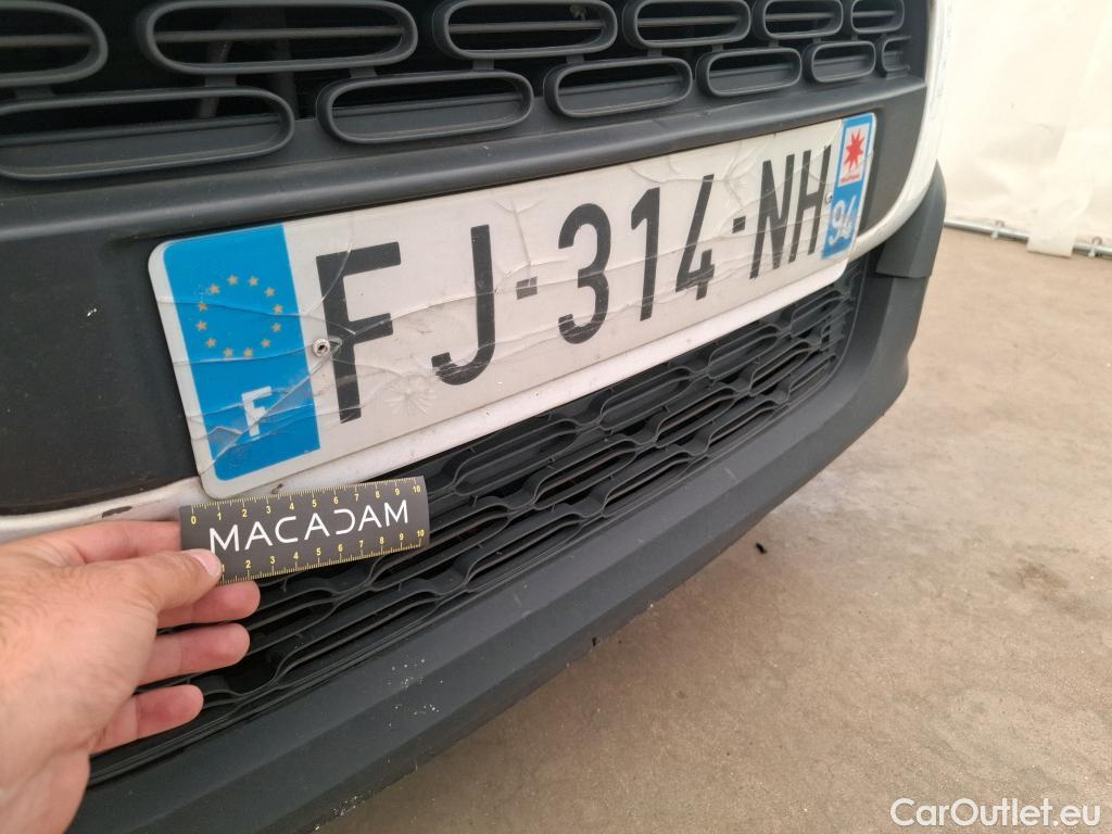  Citroen  C3  Société Feel Nav 1.2 PureTech 80CV BVM5 E6d #68