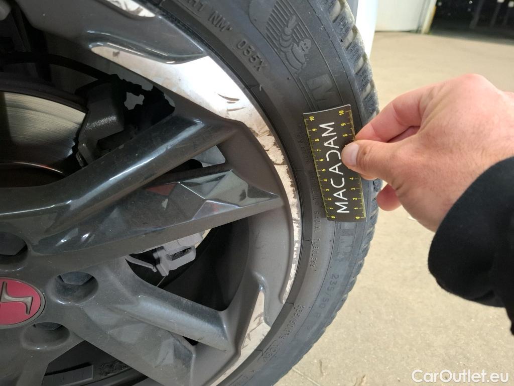 DS  DS7 7 Crossback Performance Line 1.5 BlueHDi 130CV BVA8 E6d #17