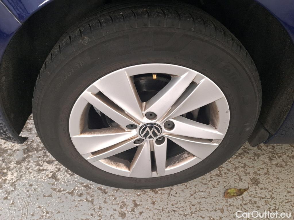 Volkswagen  Golf  VOLKSWAGEN / 2020 / 5P / Berline 2.0 TDI SCR 150 DSG7 Life #25