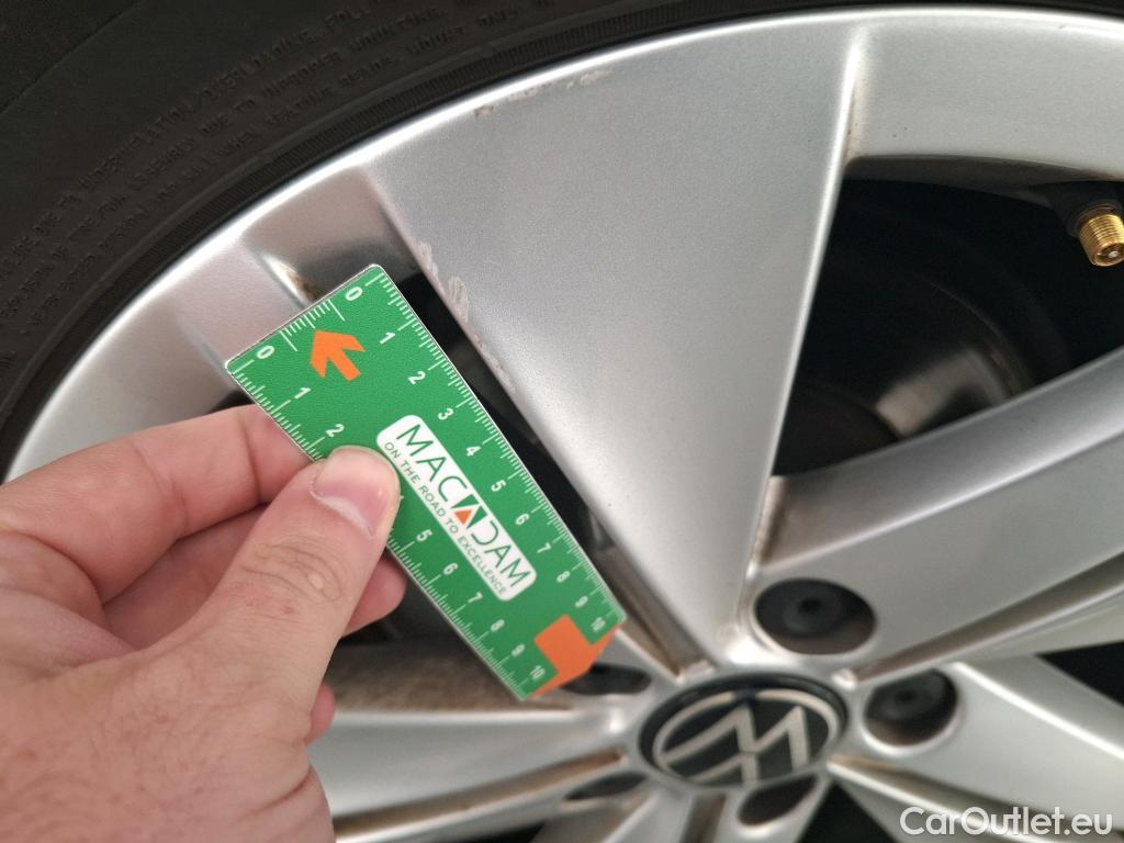 Volkswagen  Golf  VOLKSWAGEN / 2020 / 5P / Berline 2.0 TDI SCR 150 DSG7 Life #27