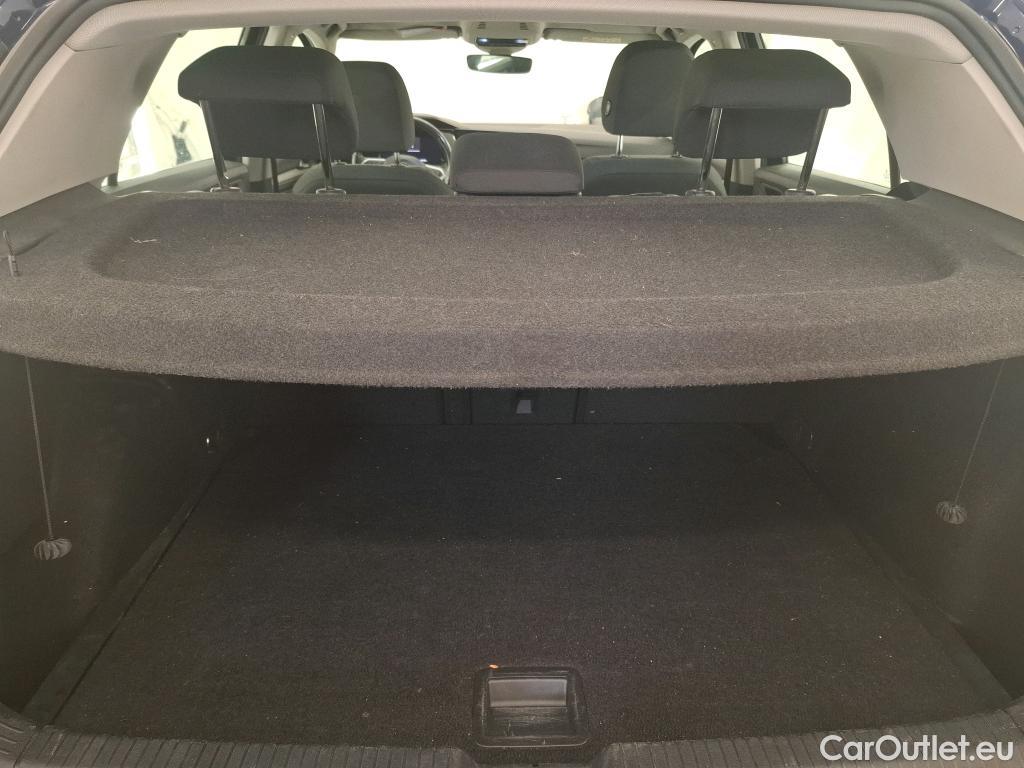 Volkswagen  Golf  VOLKSWAGEN / 2020 / 5P / Berline 2.0 TDI SCR 150 DSG7 Life #10