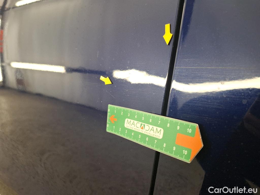 Volkswagen  Golf  VOLKSWAGEN / 2020 / 5P / Berline 2.0 TDI SCR 150 DSG7 Life #9