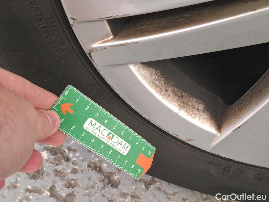 Volkswagen  Golf  VOLKSWAGEN / 2020 / 5P / Berline 2.0 TDI SCR 150 DSG7 Life #29