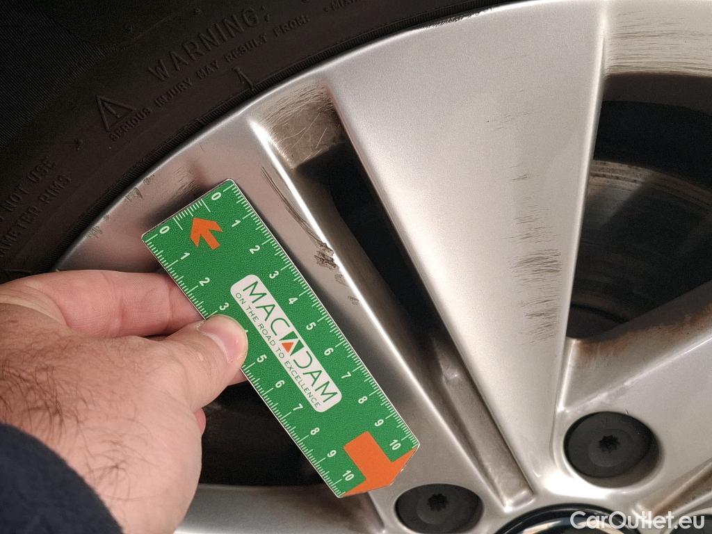 Volkswagen  Golf  VOLKSWAGEN / 2020 / 5P / Berline 2.0 TDI SCR 150 DSG7 Life #41