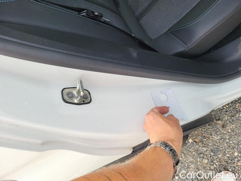 Peugeot  3008  (2016)  1.5BHDi 130 ALLUR PACK AT #15