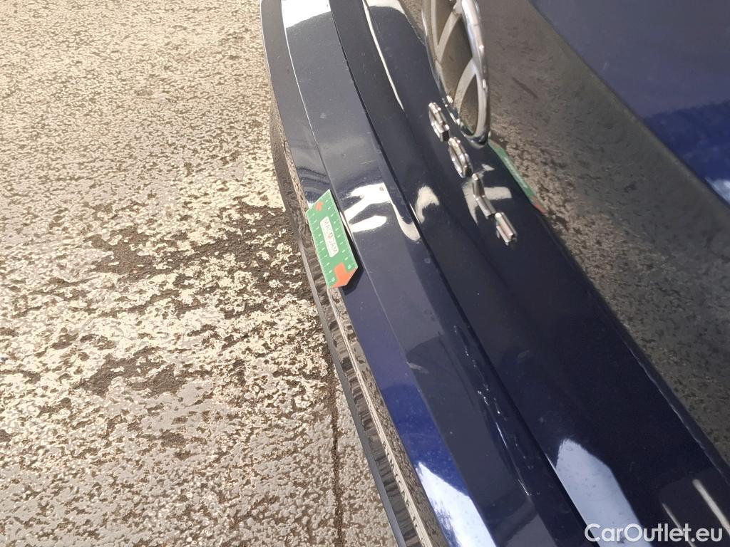 Volkswagen  Golf  VOLKSWAGEN / 2020 / 5P / Berline 2.0 TDI SCR 150 DSG7 Life #13