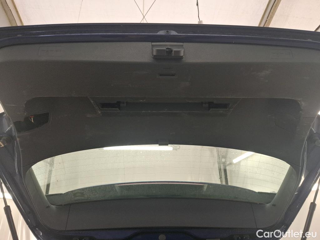 Volkswagen  Golf  VOLKSWAGEN / 2020 / 5P / Berline 2.0 TDI SCR 150 DSG7 Life #35