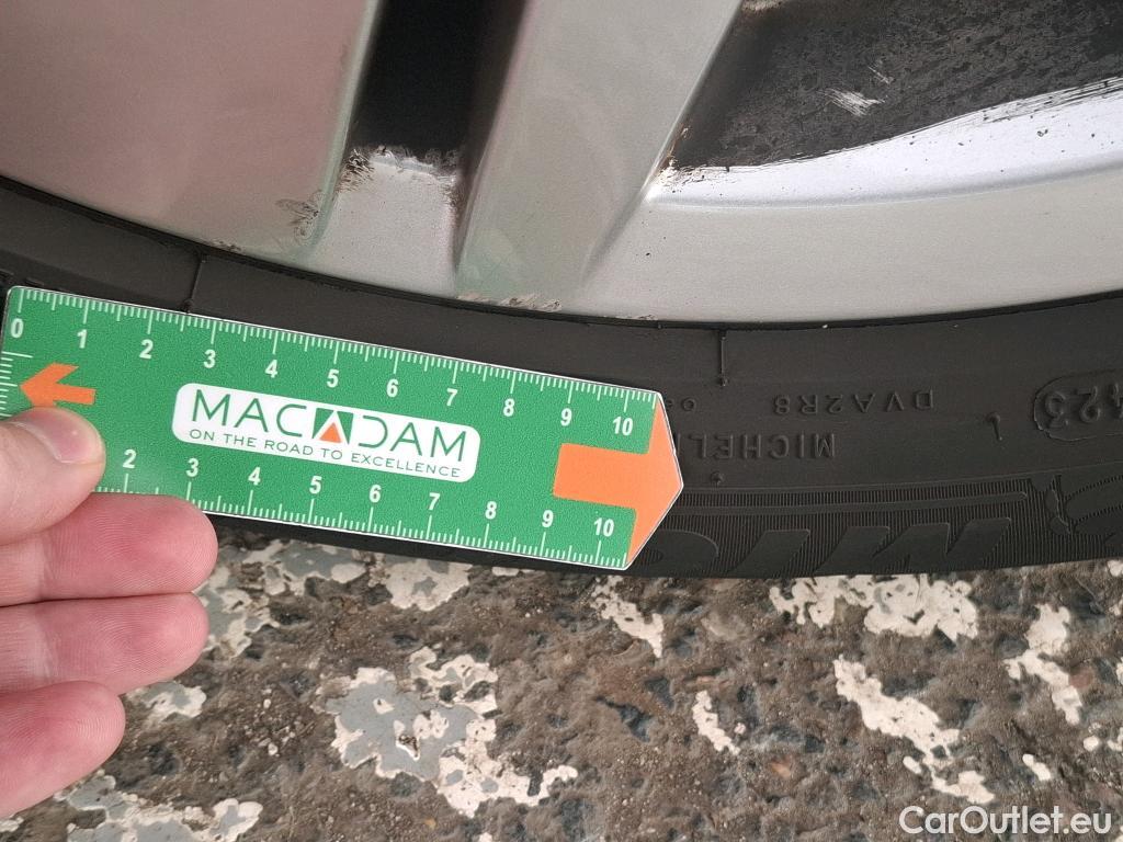 Volkswagen  Golf  VOLKSWAGEN / 2020 / 5P / Berline 2.0 TDI SCR 150 DSG7 Life #43