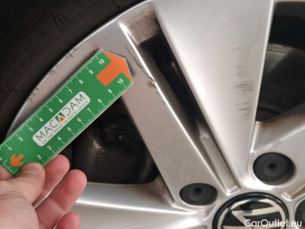 Volkswagen  Golf  VOLKSWAGEN / 2020 / 5P / Berline 2.0 TDI SCR 150 DSG7 Life #42