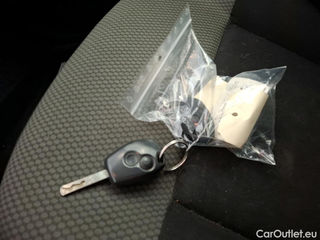 Renault  Kangoo RENAULT  Express / 2013 / 4P / Fourgonnette Extra R-Link - Blue dCi 95 #12