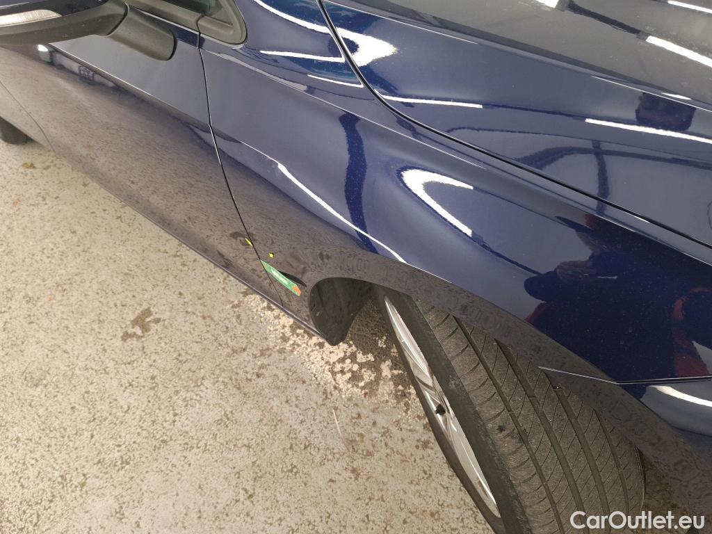 Volkswagen  Golf  VOLKSWAGEN / 2020 / 5P / Berline 2.0 TDI SCR 150 DSG7 Life #17