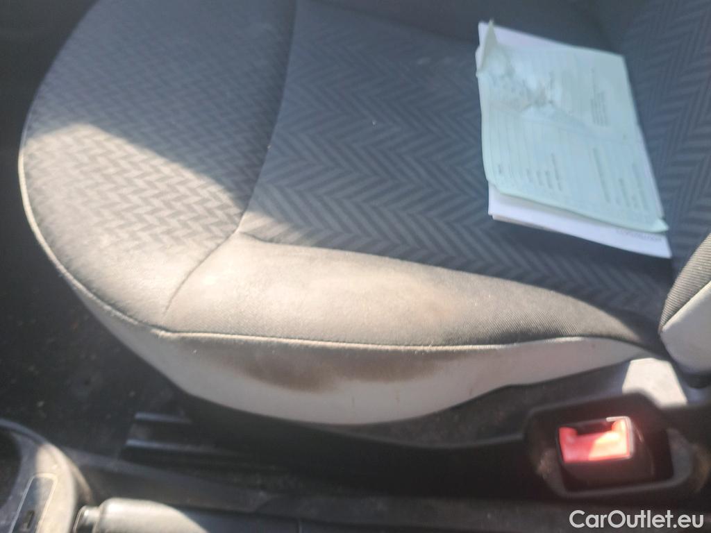  Fiat  500 FIAT  / 2015 / 3P / berlina con portón Pop 1.0 6v GSE 52KW (70 CV) #16