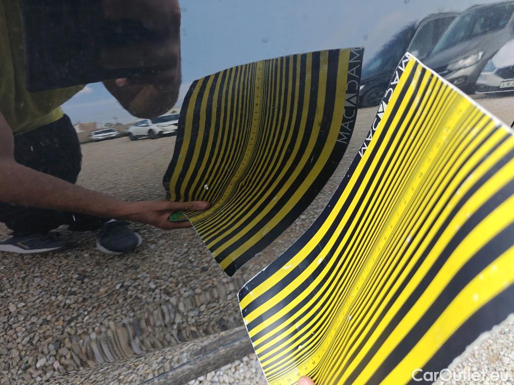  Bmw  Serie 3 BMW  / 2018 / 4P / sedán 318d Auto. #17