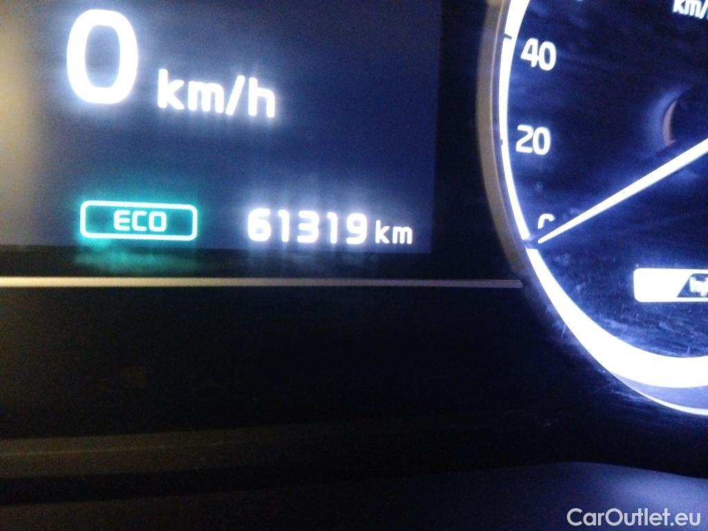 KIA  Niro KIA  / 2019 / 5P / crossover 1.6 GDi HEV 104kW (141CV) Drive #5