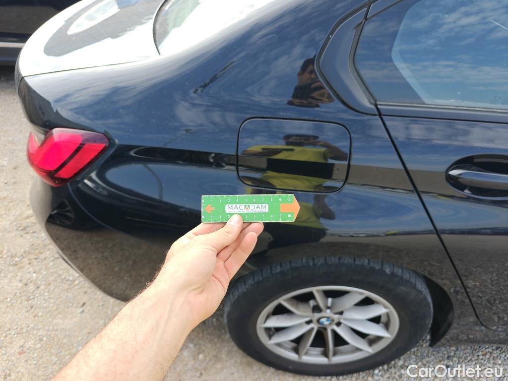  Bmw  Serie 3 BMW  / 2018 / 4P / sedán 318d Auto. #7