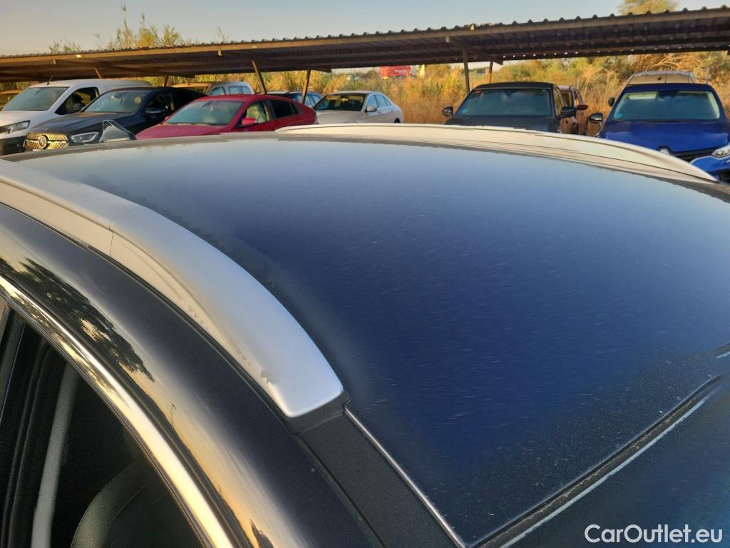 KIA  Niro KIA  / 2019 / 5P / crossover 1.6 GDi PHEV 104kW (141CV) Drive #17