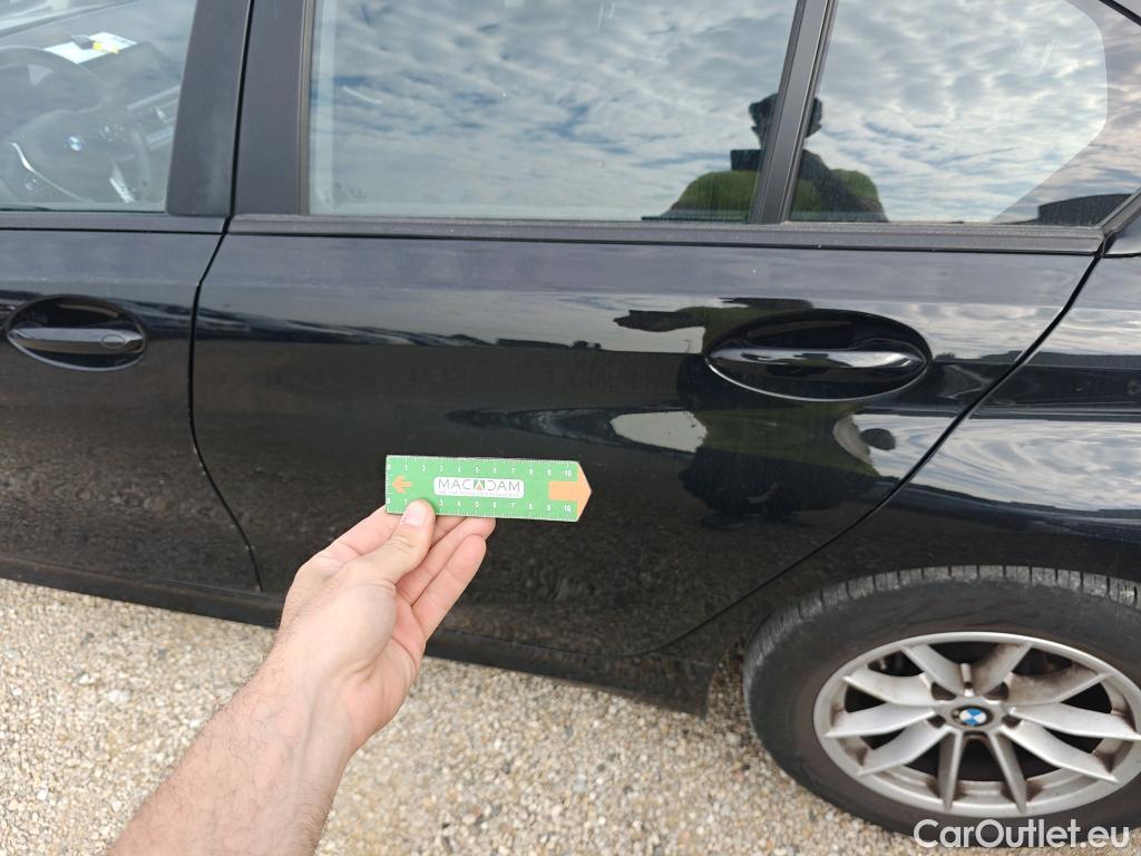  Bmw  Serie 3 BMW  / 2018 / 4P / sedán 318d Auto. #32