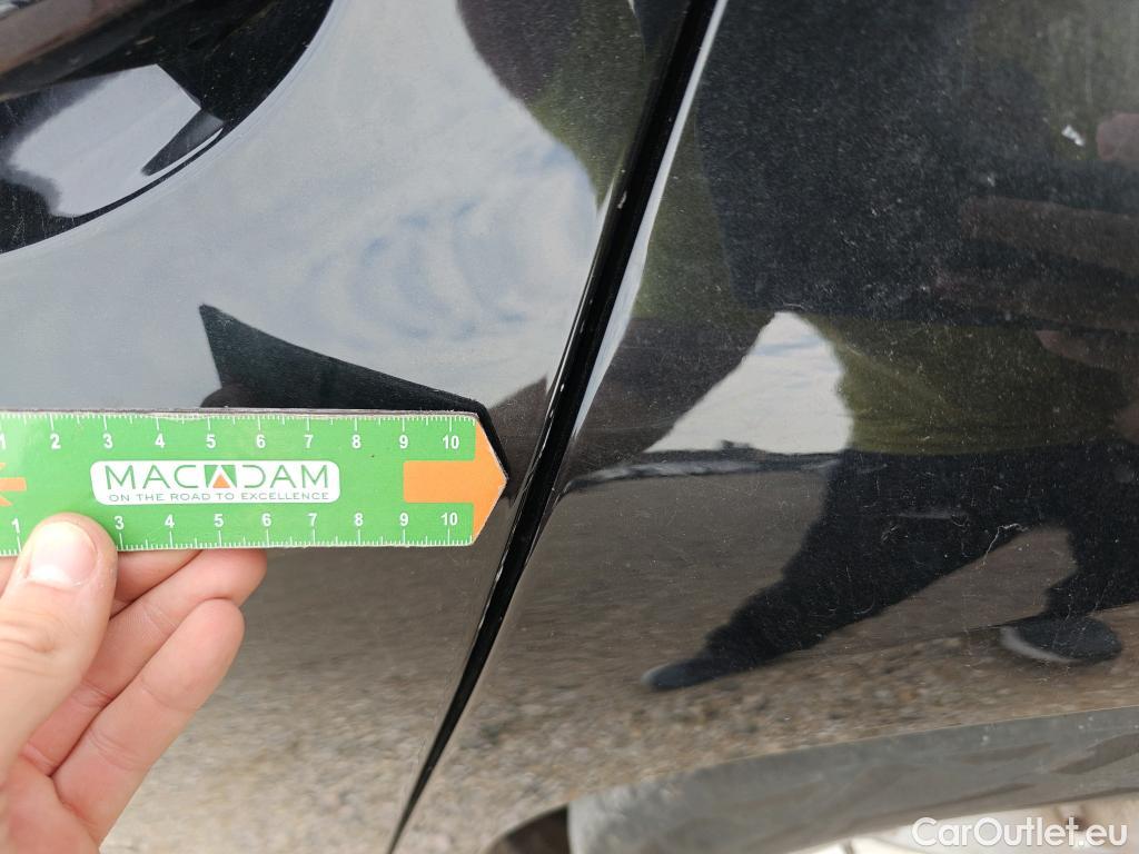  Bmw  Serie 3 BMW  / 2018 / 4P / sedán 318d Auto. #33