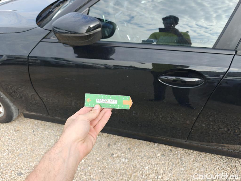  Bmw  Serie 3 BMW  / 2018 / 4P / sedán 318d Auto. #28