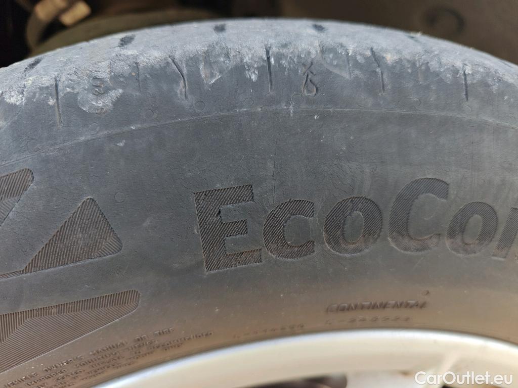  Bmw  Serie 3 BMW  / 2018 / 4P / sedán 318d Auto. #22