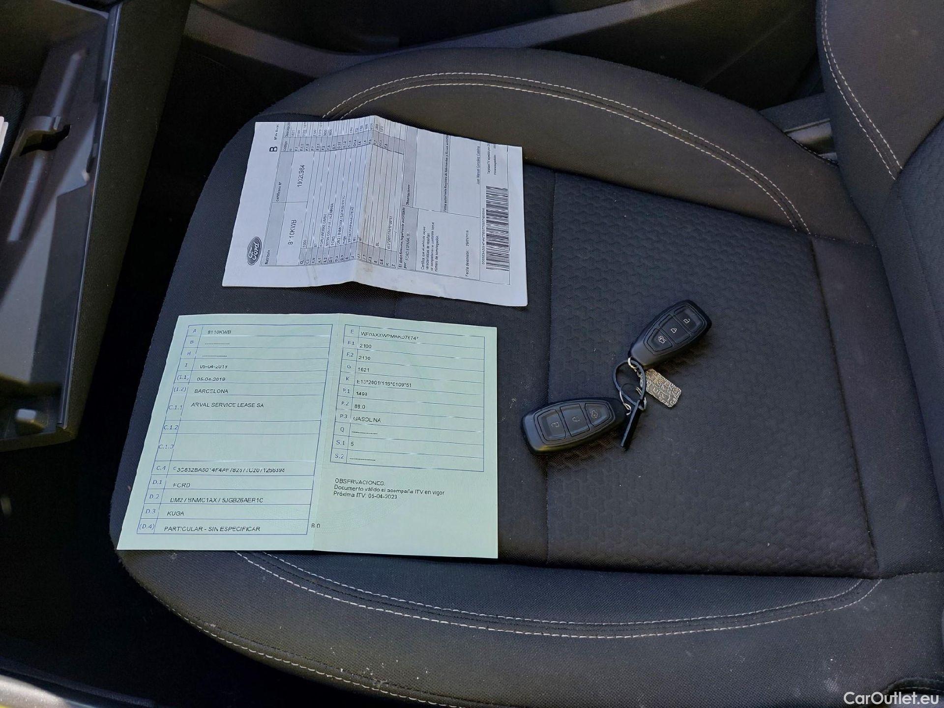  Ford  Kuga FORD  / 2016 / 5P / todoterreno 1.5 EcoBoost 88kW 4x2 Trend+ (CX) #1