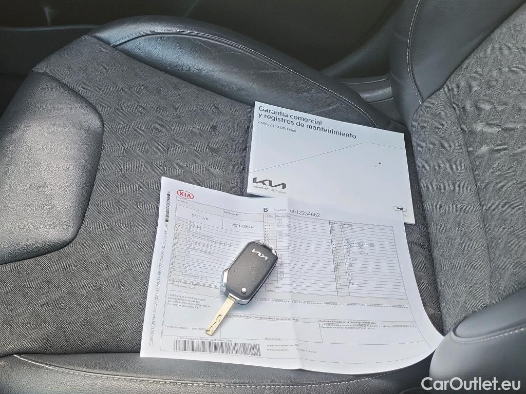 KIA  Niro KIA  / 2019 / 5P / crossover 1.6 GDi PHEV 104kW (141CV) Drive #19