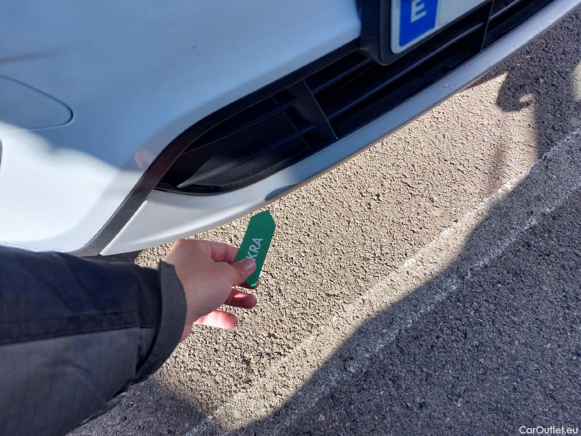  Ford  Kuga FORD  / 2016 / 5P / todoterreno 1.5 EcoBoost 88kW 4x2 Trend+ (CX) #3