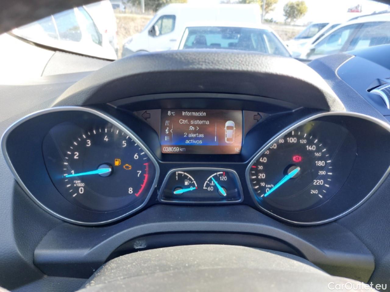  Ford  Kuga FORD  / 2016 / 5P / todoterreno 1.5 EcoBoost 88kW 4x2 Trend+ (CX) #22