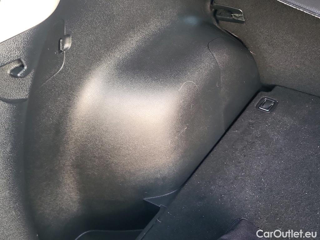 KIA  Niro KIA  / 2019 / 5P / crossover 1.6 GDi PHEV 104kW (141CV) Drive #17