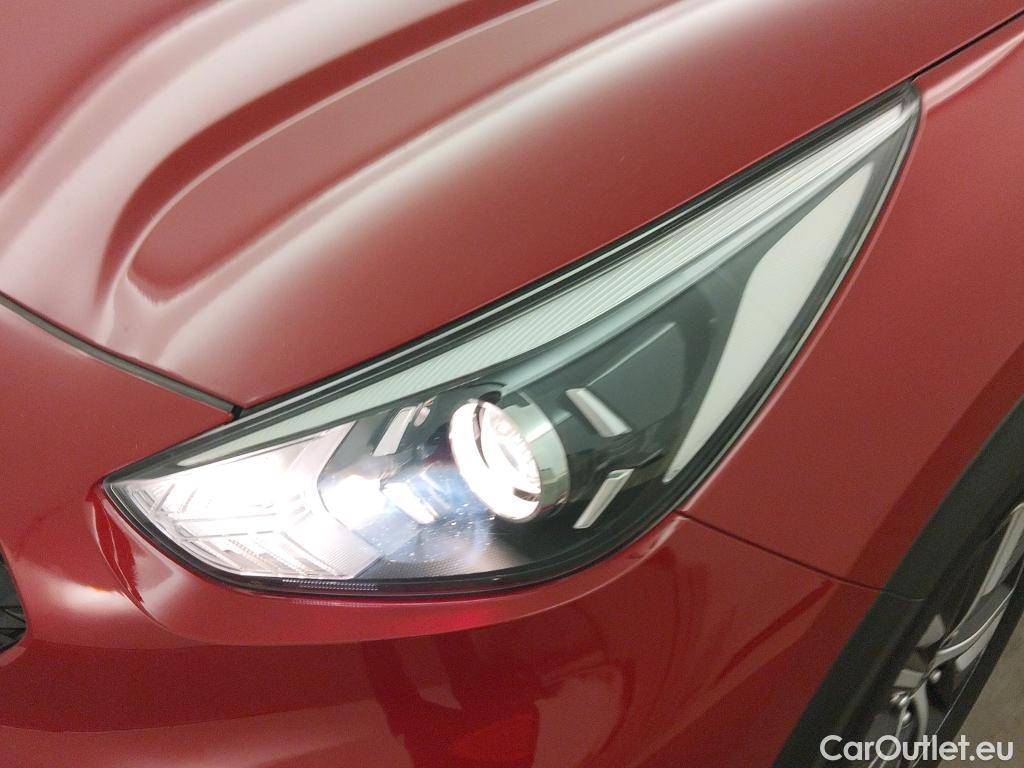 KIA  Niro KIA  / 2019 / 5P / crossover 1.6 GDi HEV 104kW (141CV) Drive #15