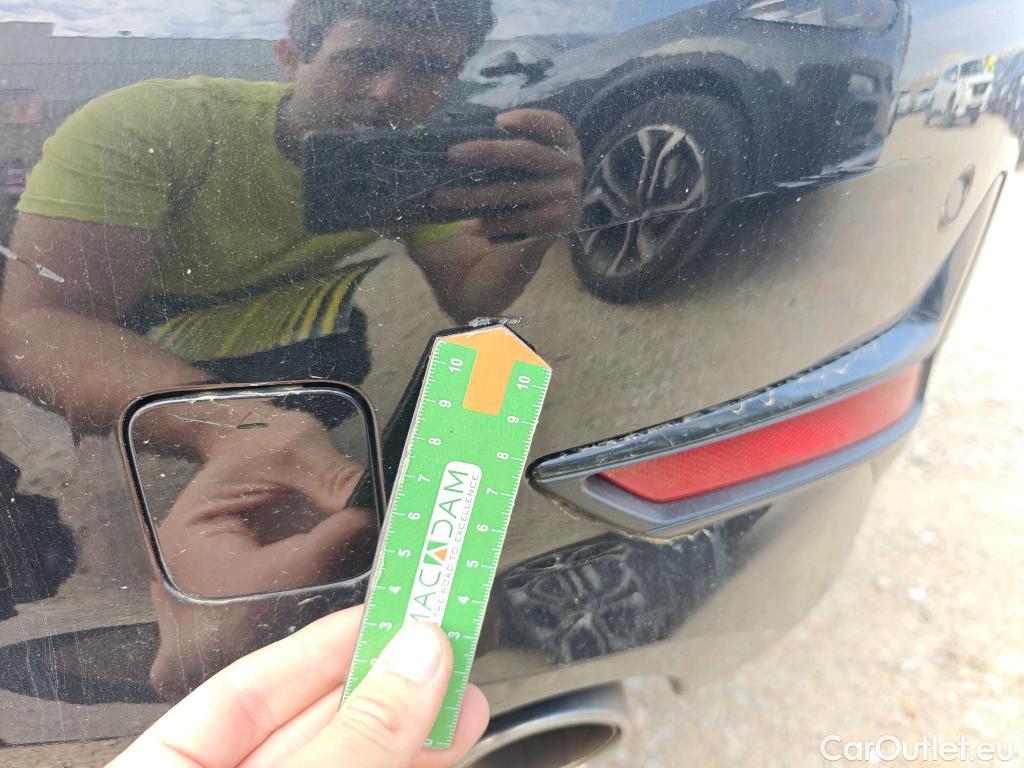  Bmw  Serie 3 BMW  / 2018 / 4P / sedán 318d Auto. #43