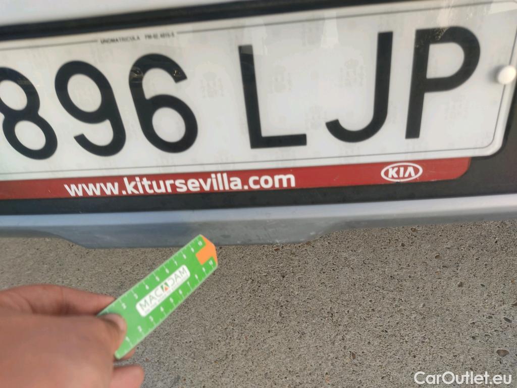  KIA  Niro KIA  PHEV / 2019 / 5P / crossover 1.6 GDi PHEV 104kW (141CV) Emotion #16