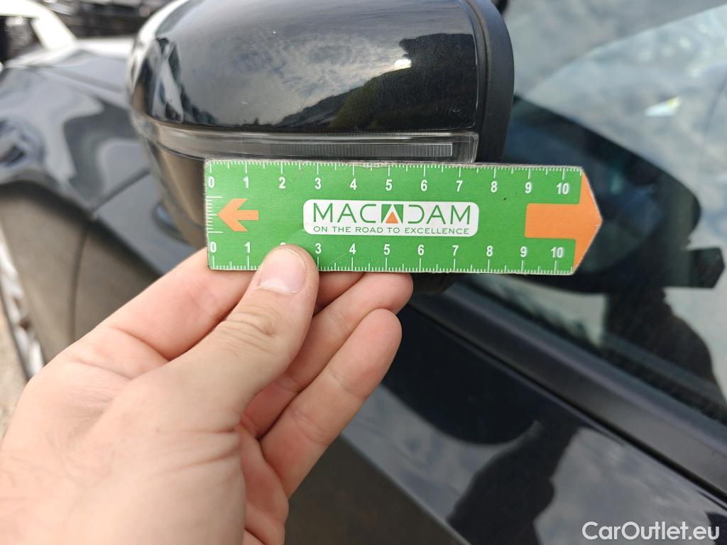  Bmw  Serie 3 BMW  / 2018 / 4P / sedán 318d Auto. #51