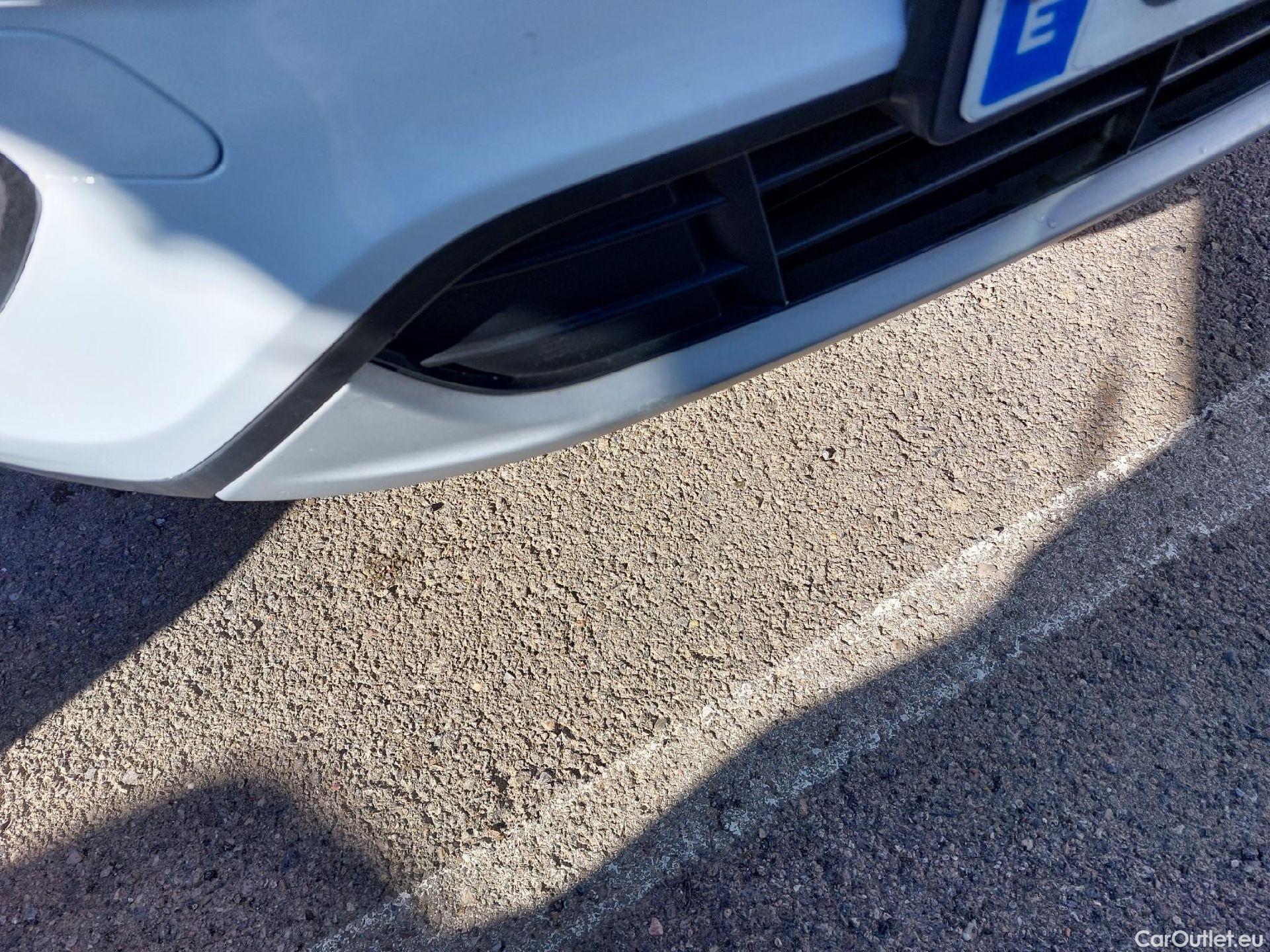  Ford  Kuga FORD  / 2016 / 5P / todoterreno 1.5 EcoBoost 88kW 4x2 Trend+ (CX) #2