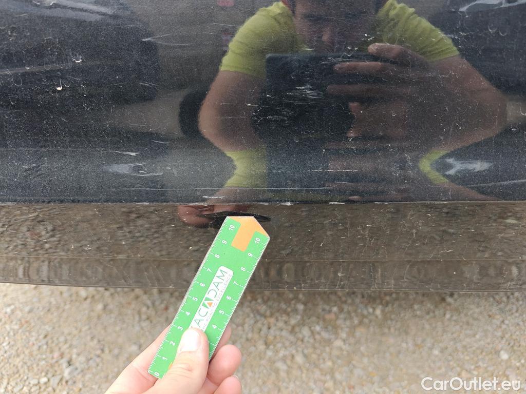  Bmw  Serie 3 BMW  / 2018 / 4P / sedán 318d Auto. #41