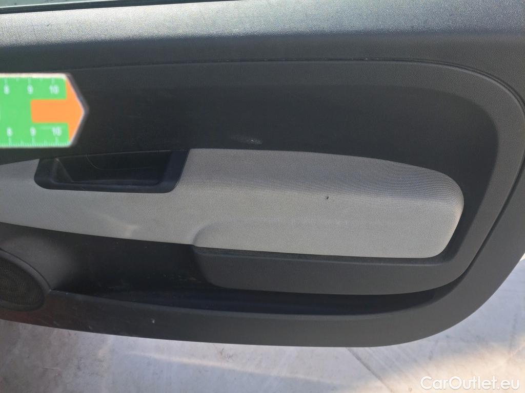  Fiat  500 FIAT  / 2015 / 3P / berlina con portón Pop 1.0 6v GSE 52KW (70 CV) #18